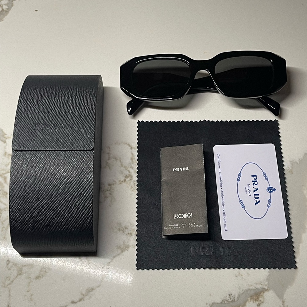 Women’s Black Designer Sunglasses - Picture 4 of 4